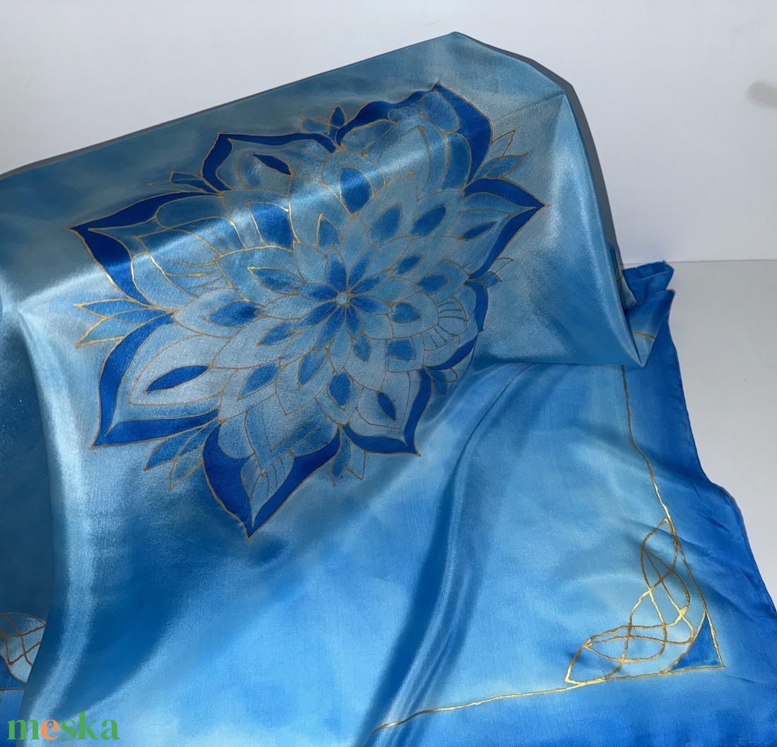 Kézzel festett selyemkendő kék arany mandala mintával � időtálló női elegancia - ruha & divat - sál, sapka, kendő - kendő - Meska.hu