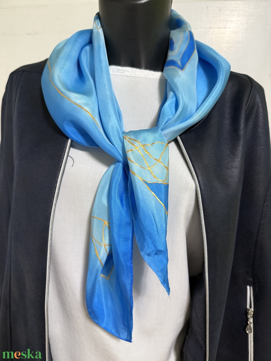 Kézzel festett selyemkendő kék arany mandala mintával � időtálló női elegancia - ruha & divat - sál, sapka, kendő - kendő - Meska.hu