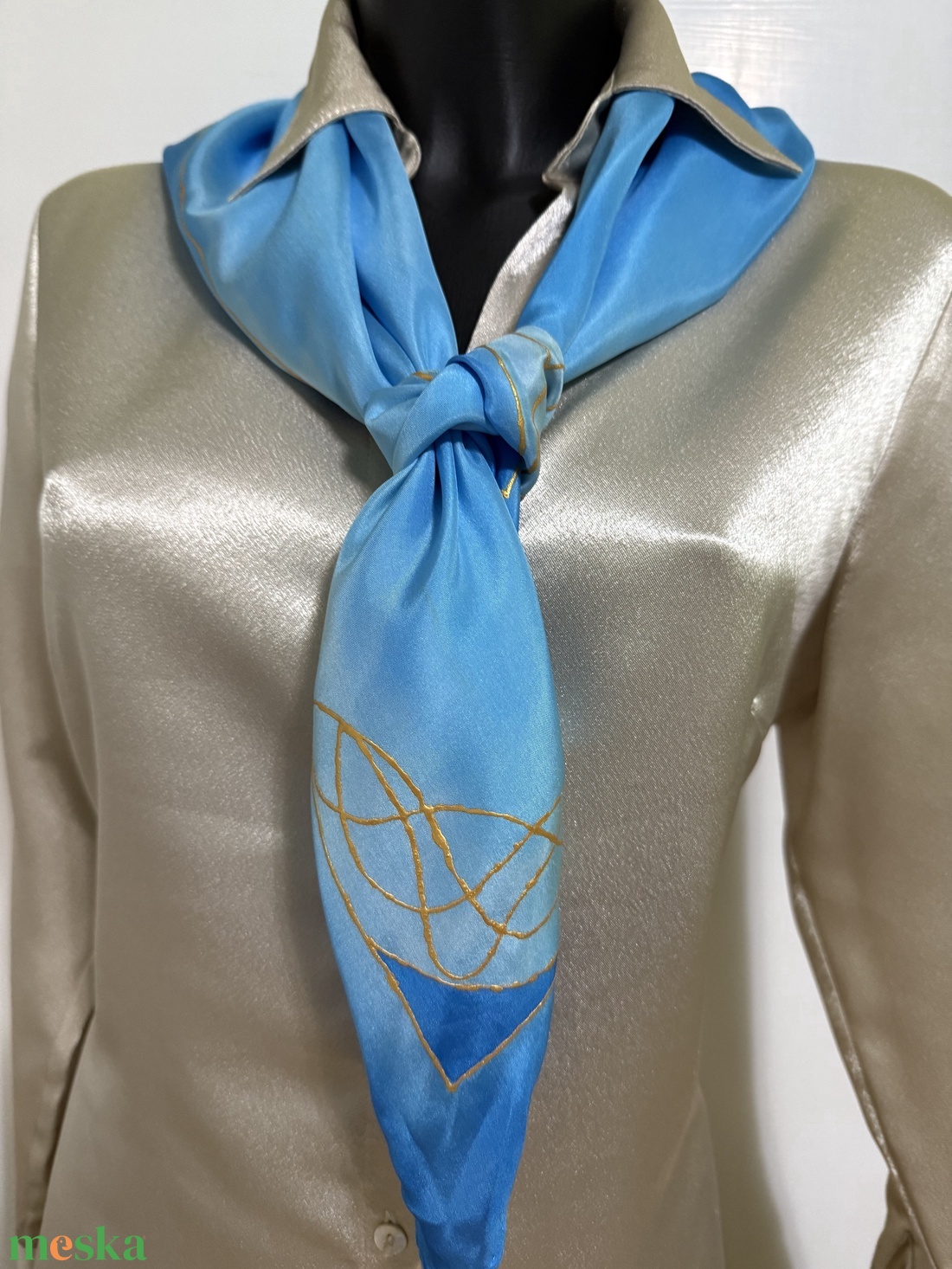 Kézzel festett selyemkendő kék arany mandala mintával � időtálló női elegancia - ruha & divat - sál, sapka, kendő - kendő - Meska.hu