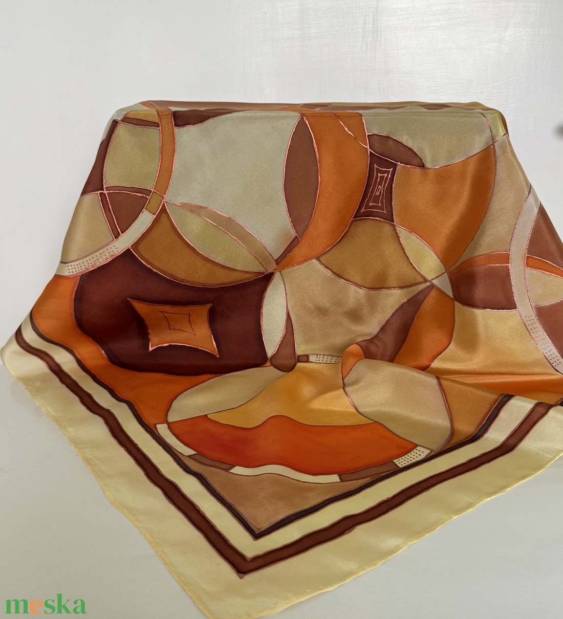 Kézzel festett hernyóselyem kendő � elegáns meleg tónusok � 74x74 cm - ruha & divat - sál, sapka, kendő - kendő - Meska.hu