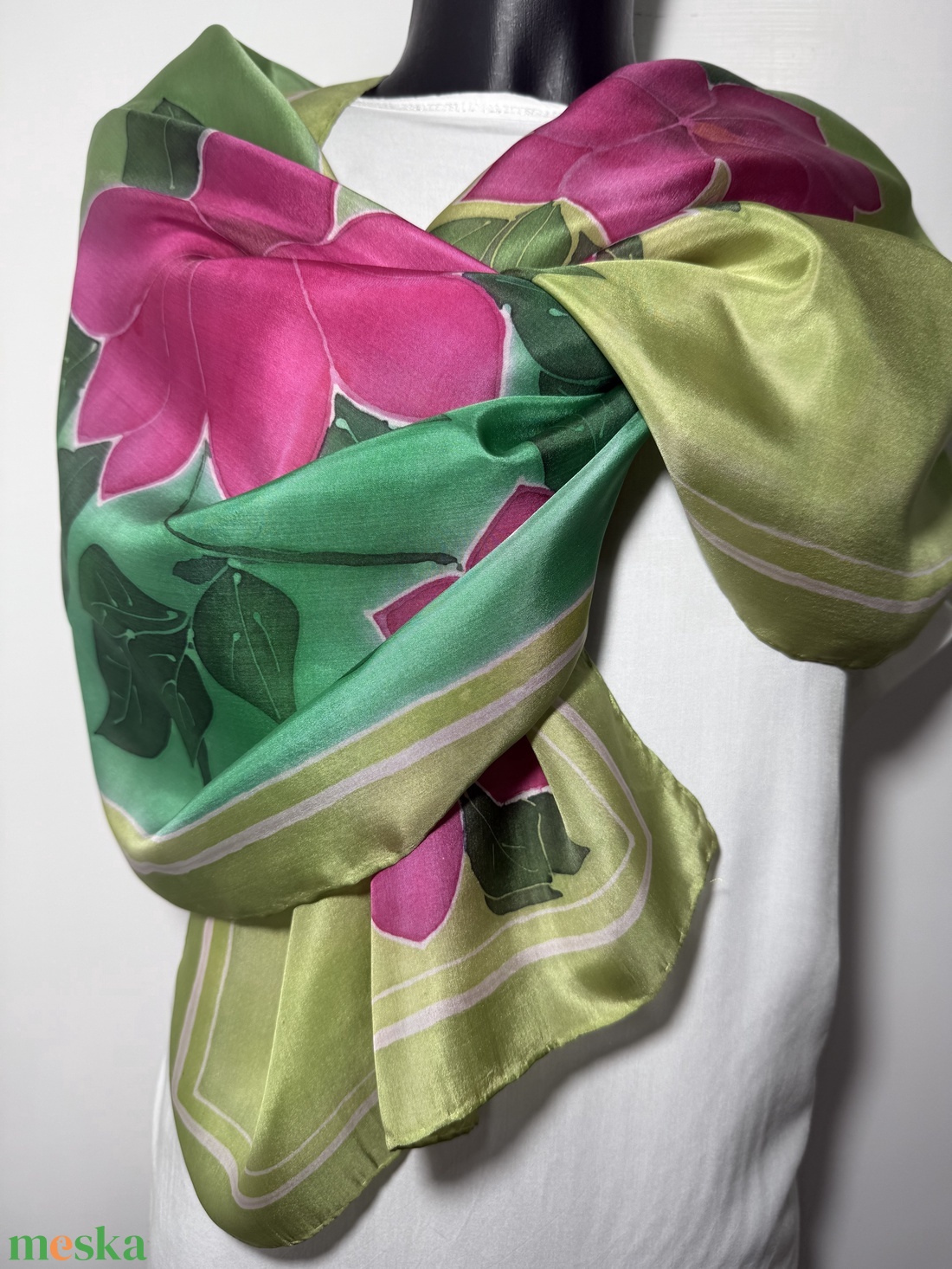 Anyák napi ajándék � kézzel festett selyemsál tavaszi virágokkal - ruha & divat - sál, sapka, kendő - sál - Meska.hu