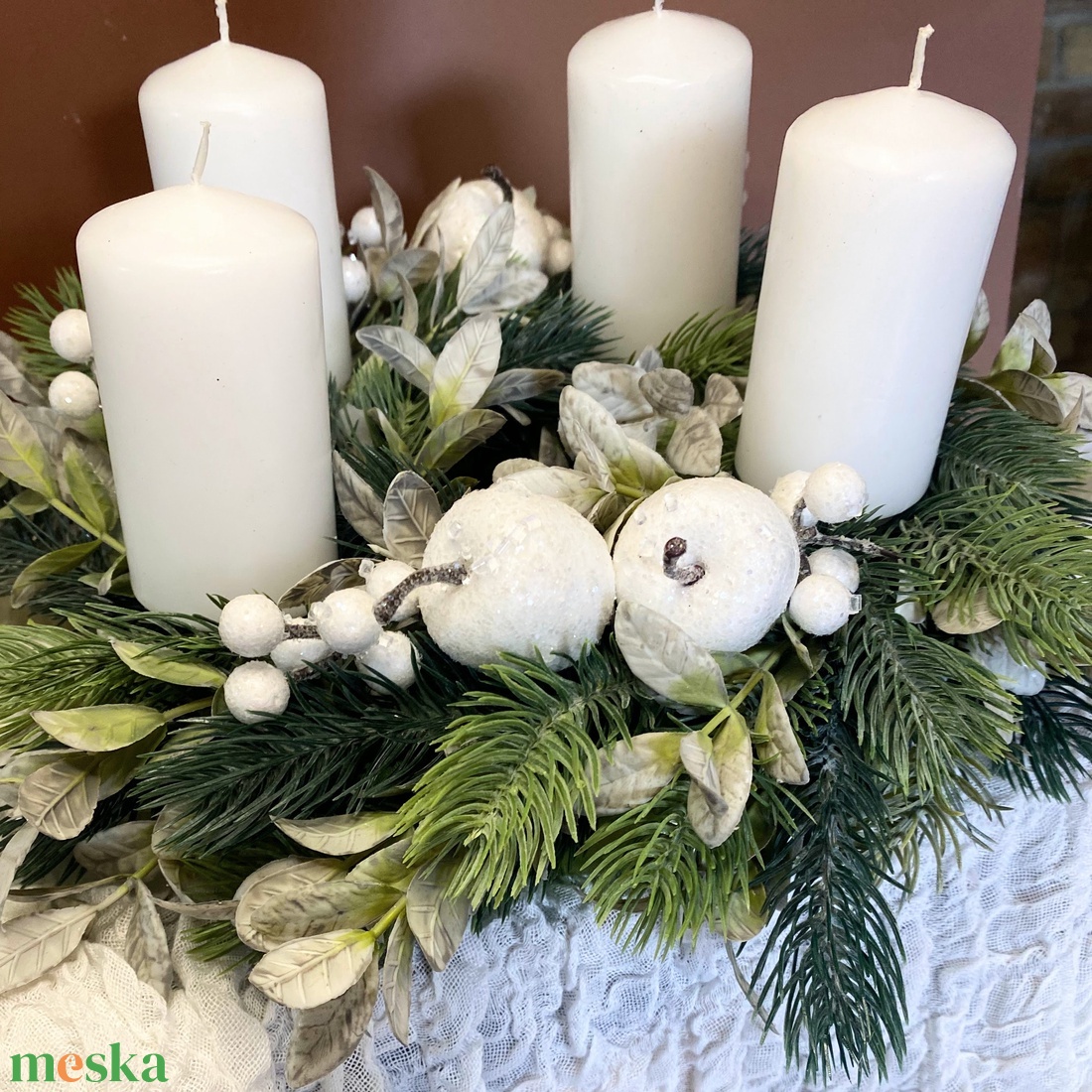 Hófehér Adventi koszorú karácsonyi asztaldísz  - karácsony - adventi díszek - adventi koszorú - Meska.hu
