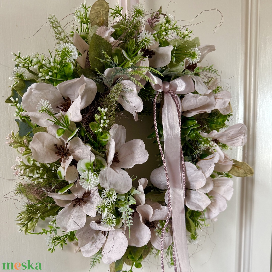 Pasztell rózsaszín selyemvirágos kopogtató ajtódísz koszorú - otthon & életmód - dekoráció - ajtó- és ablak dekoráció - ajtódísz & kopogtató - Meska.hu