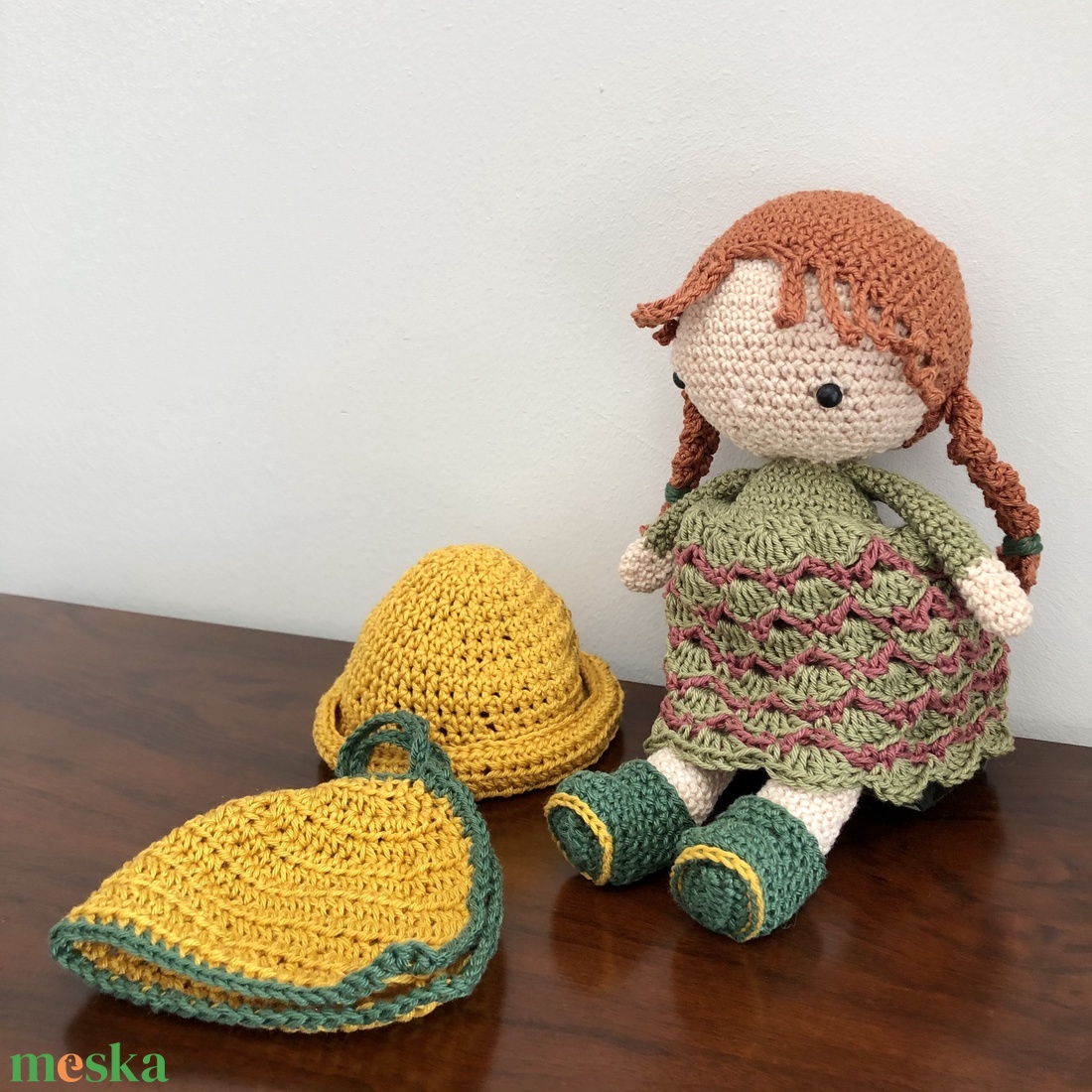 Horgolt Panka baba köpenyben, kalapban - amigurumi - játék & sport - baba & babaház - öltöztethető baba - Meska.hu