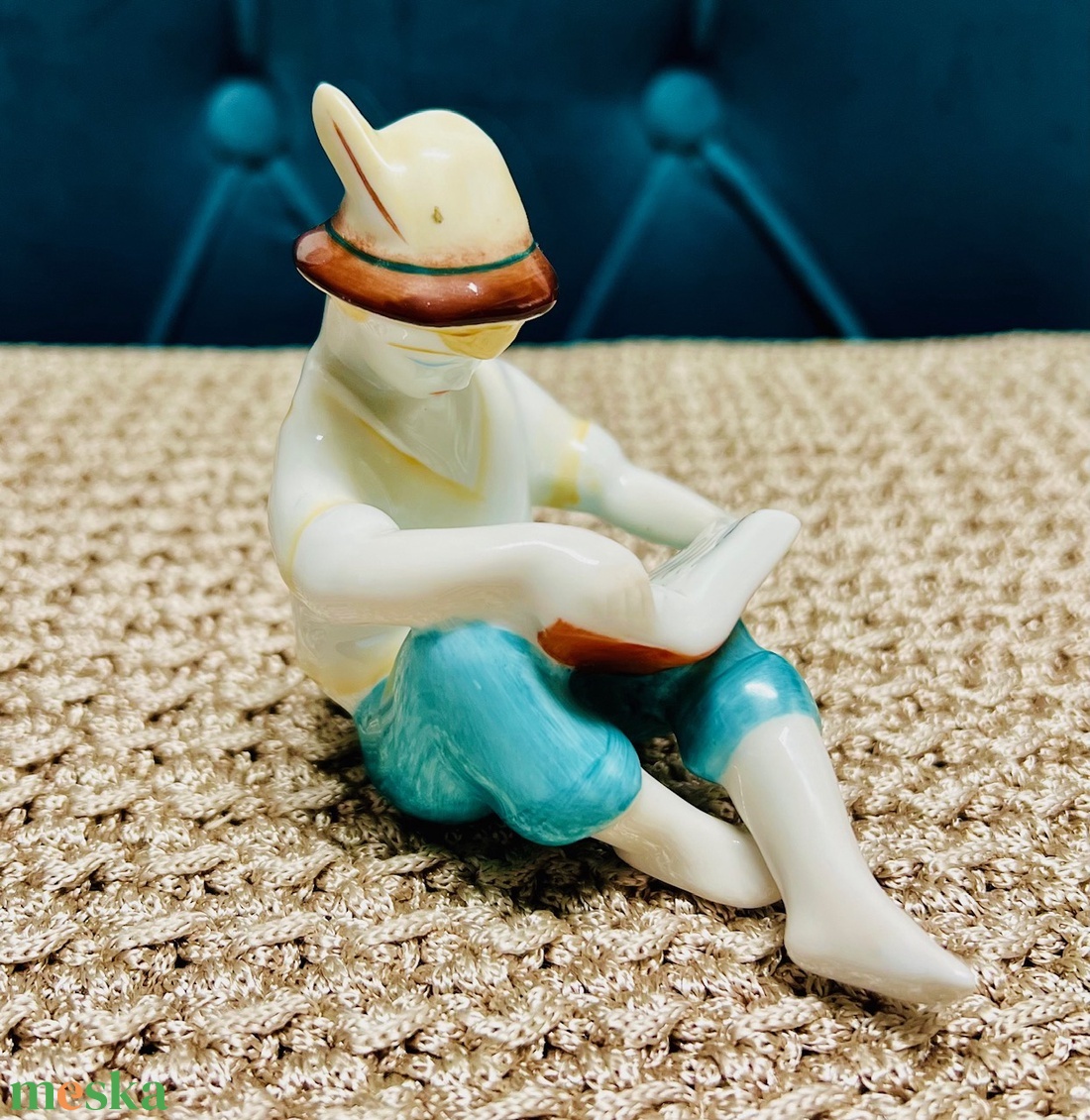 Vintage porcelán olvasó fiú - hollóházi - otthon & életmód - dekoráció - dísztárgy - Meska.hu Vintage porcelán olvasó fiú - hollóházi - otthon & életmód - dekoráció - dísztárgy - Meska.hu