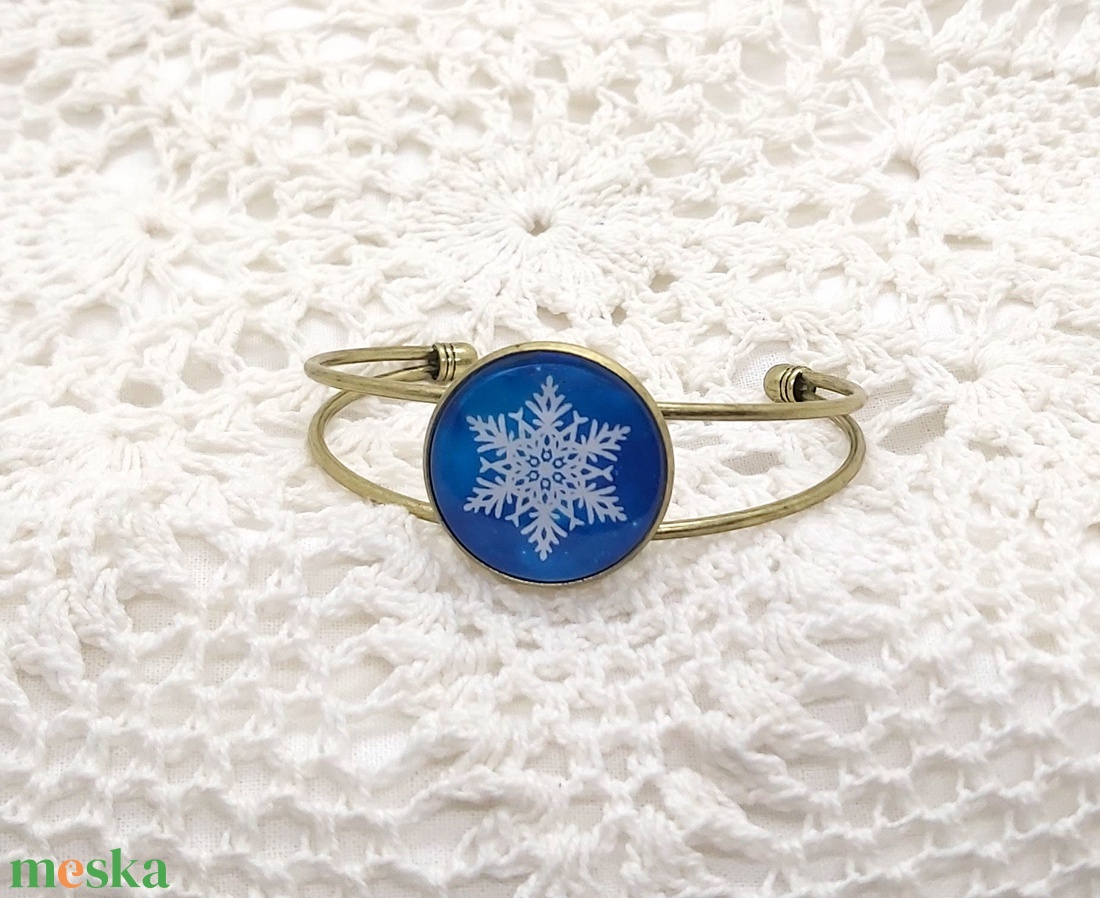 Snowflake üveglencsés karkötő - ékszer - karkötő - karkötő medállal - Meska.hu