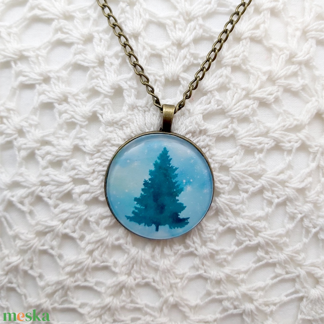 Fenyő üveglencsés nyaklánc II. - ékszer - nyaklánc - medálos nyaklánc - Meska.hu
