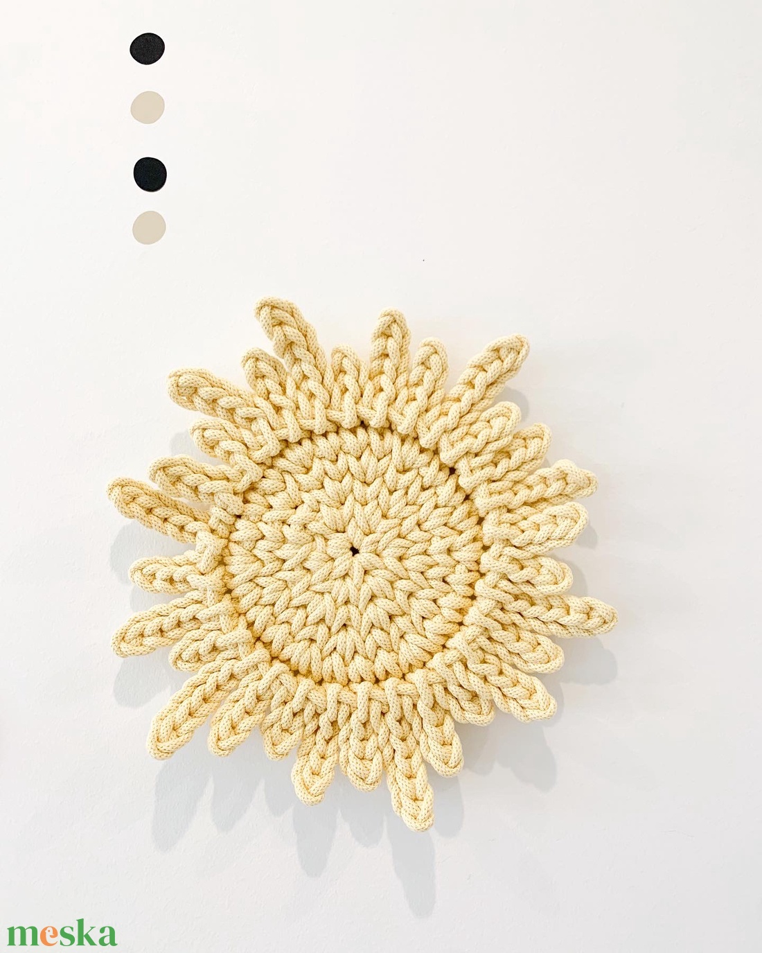 NAPSUGÁR - (kicsi) horgolt akasztható falidísz - otthon & életmód - dekoráció - fali és függő dekoráció - falra akasztható dekor - Meska.hu