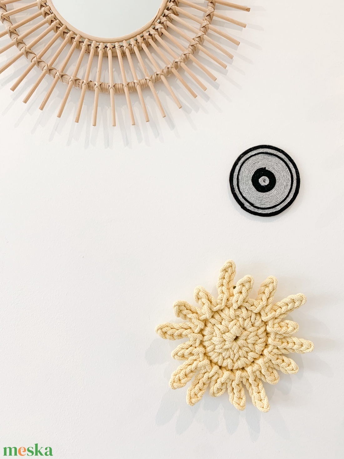NAPSUGÁR - (kicsi) horgolt akasztható falidísz - otthon & életmód - dekoráció - fali és függő dekoráció - falra akasztható dekor - Meska.hu