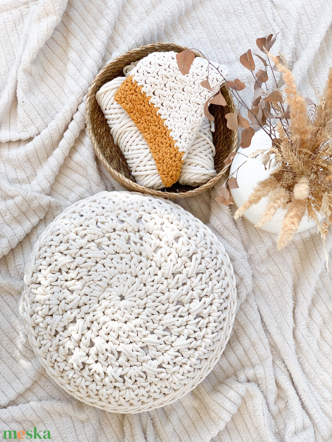 horgolt párna (kör alakú) - otthon & életmód - lakástextil - párna & párnahuzat - Meska.hu