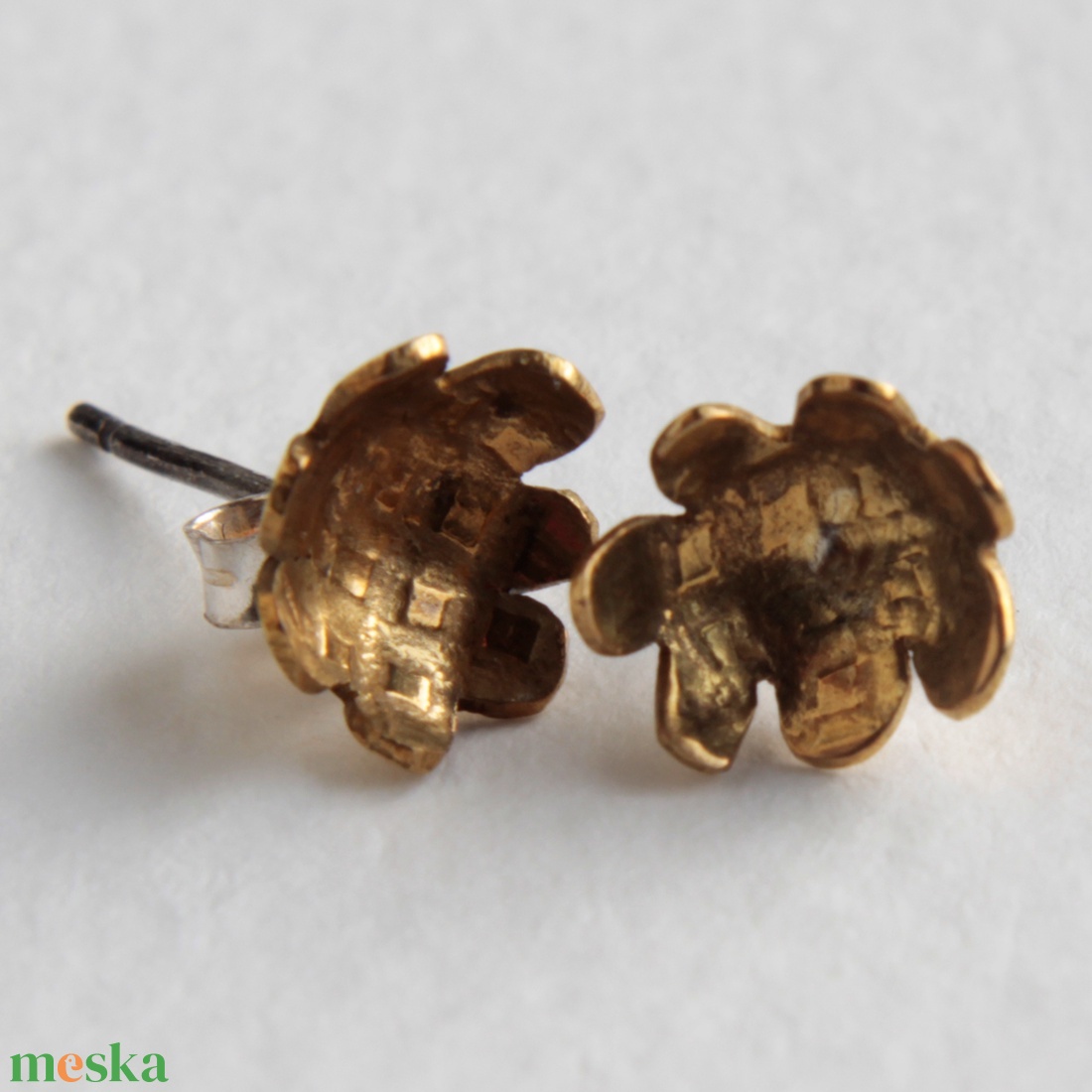 Rezeda - sárgaréz fülbevaló ezüst szerelékkel - ékszer - fülbevaló - pötty fülbevaló - Meska.hu