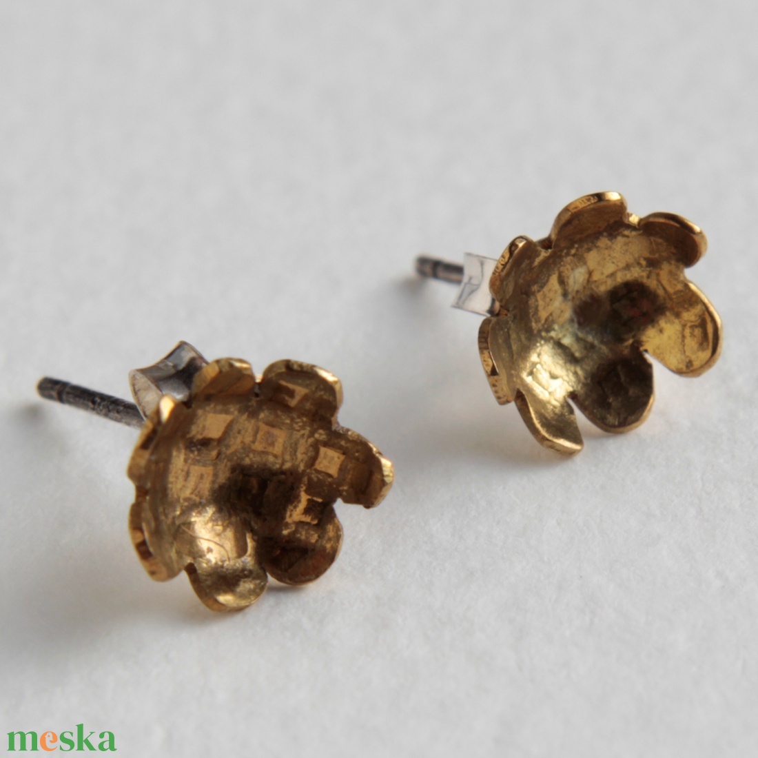 Rezeda - sárgaréz fülbevaló ezüst szerelékkel - ékszer - fülbevaló - pötty fülbevaló - Meska.hu