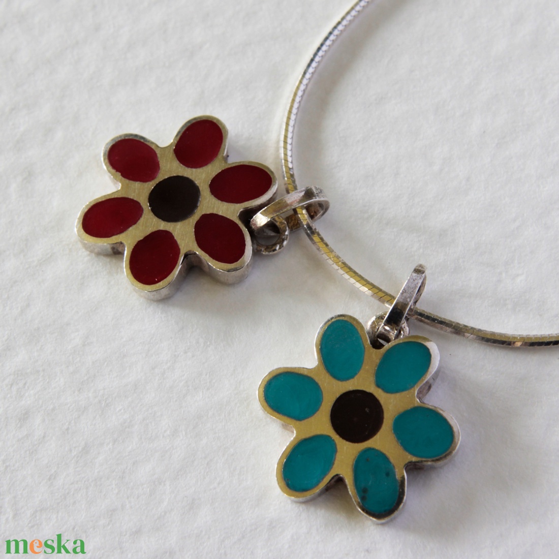 Gerbera - virág alakú ezüst medál ezüstlánccal - ékszer - nyaklánc - medál - Meska.hu Gerbera - virág alakú ezüst medál ezüstlánccal - ékszer - nyaklánc - medál - Meska.hu