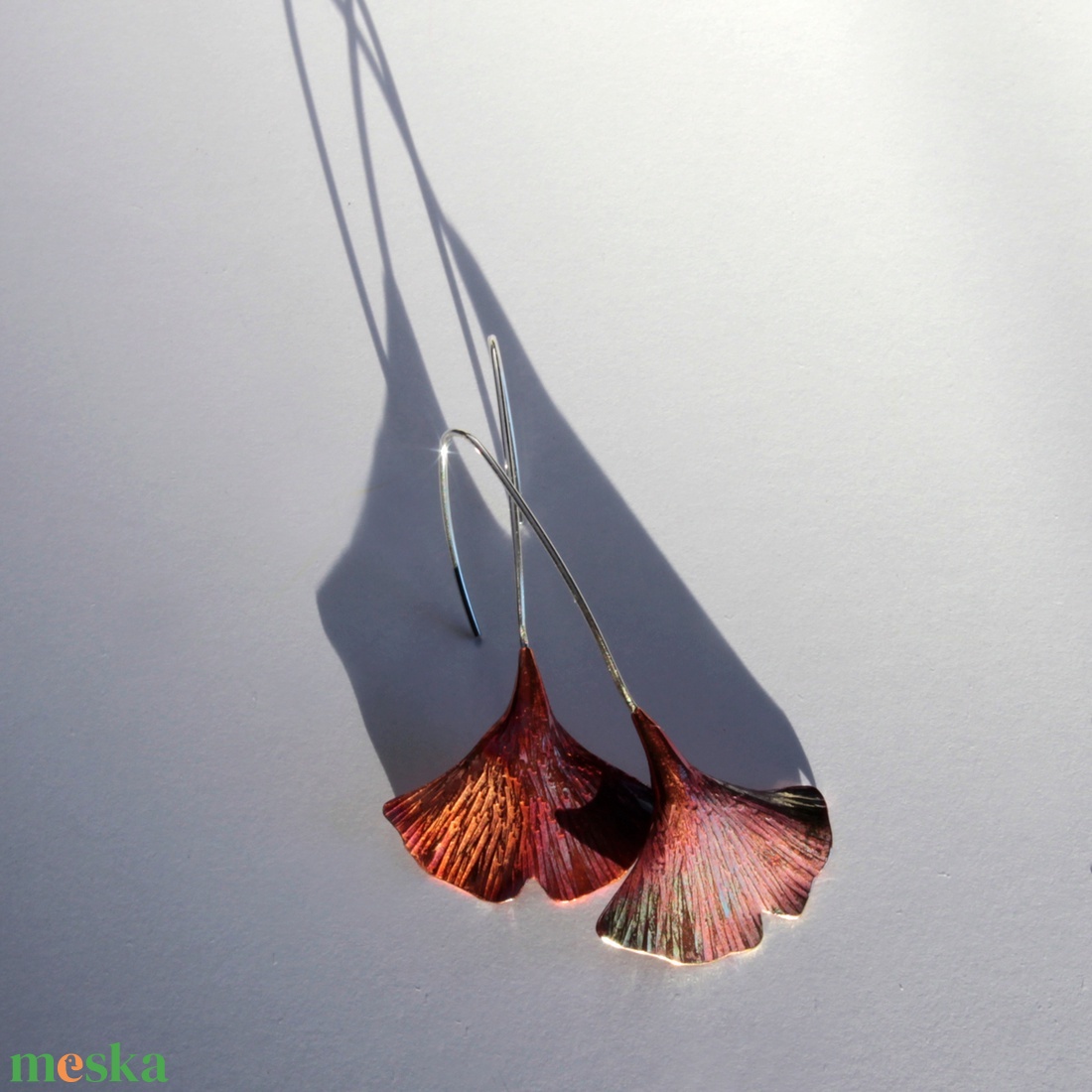 Ginkgo levél fülbevaló vörösrézből ezüst szárral - ékszer - fülbevaló - lógó fülbevaló - Meska.hu