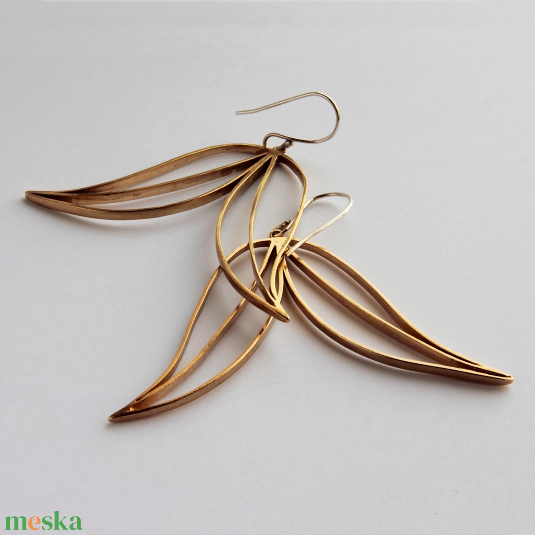 Aranytulipán lógós fülbevaló - ékszer - fülbevaló - lógó fülbevaló - Meska.hu