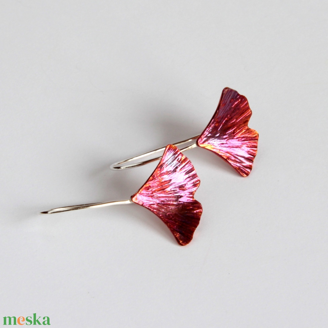 Ginkgo levél fülbevaló vörösrézből ezüst szárral - ékszer - fülbevaló - lógó fülbevaló - Meska.hu