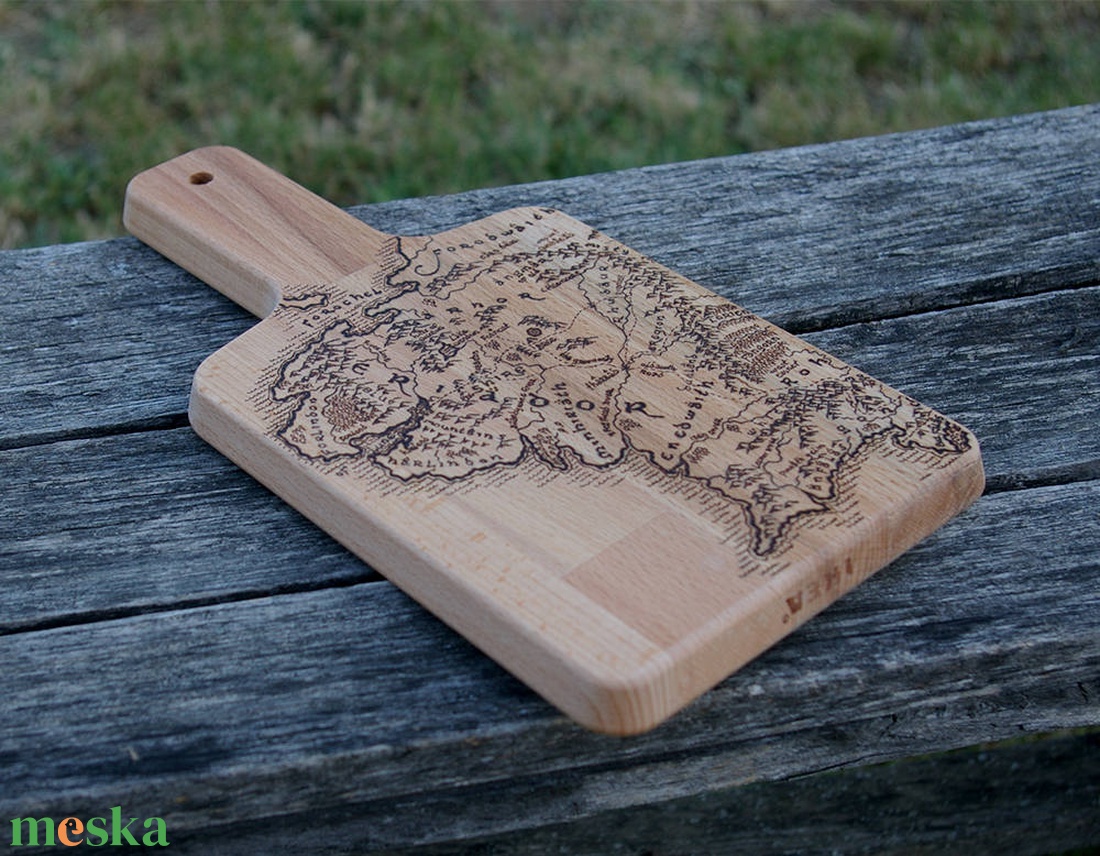 Gyűrűk ura térképes vágódeszka - otthon & életmód - konyhafelszerelés, tálalás - sütés, főzés - vágódeszka - Meska.hu