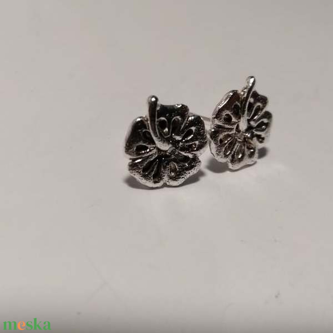 Lótuszvirág fülbevaló ezüstből - ékszer - fülbevaló - pötty fülbevaló - Meska.hu
