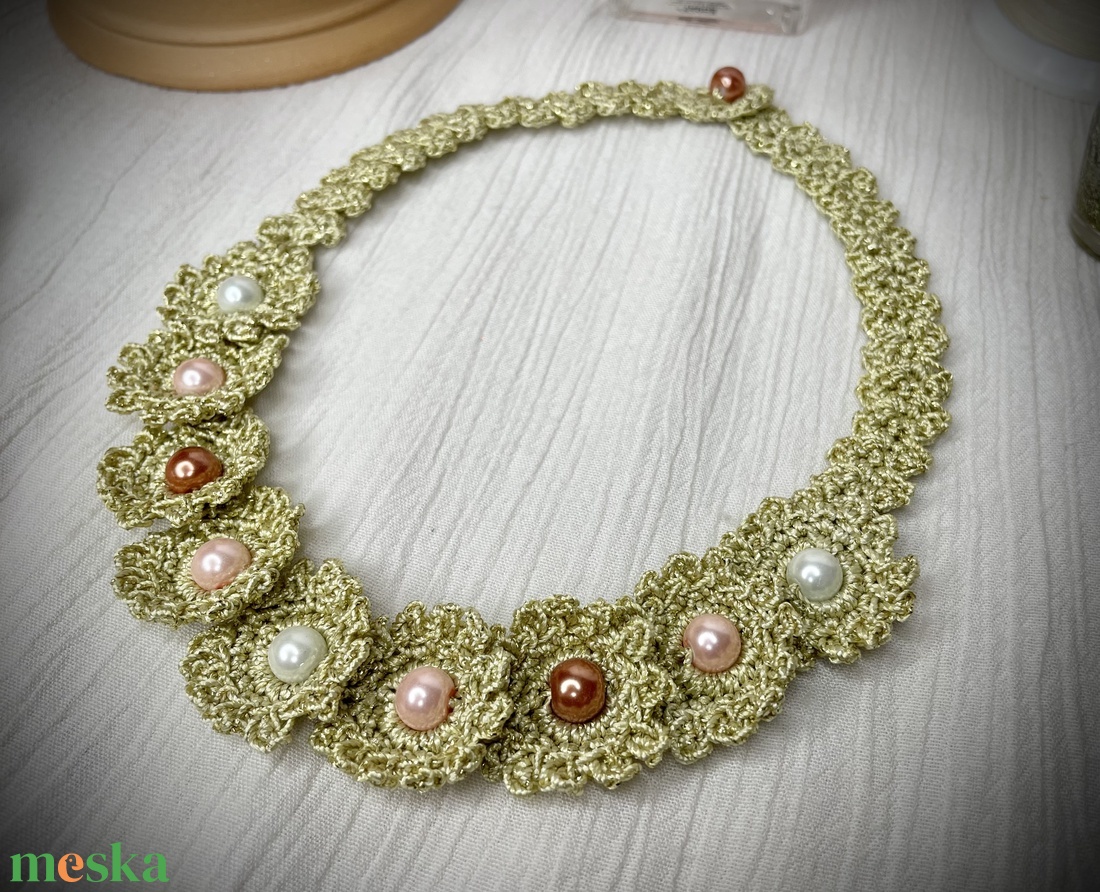 Queen - Horgolt Nyakék - ékszer - nyaklánc - gyöngyös nyaklánc - Meska.hu