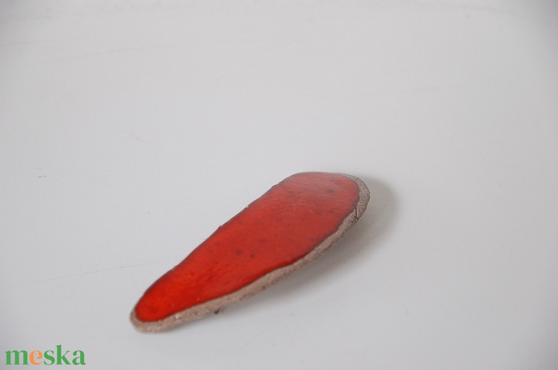 Tűzpiros hajcsat - kellékek & szerszámok - díszíthető tárgyak - kerámia - Meska.hu