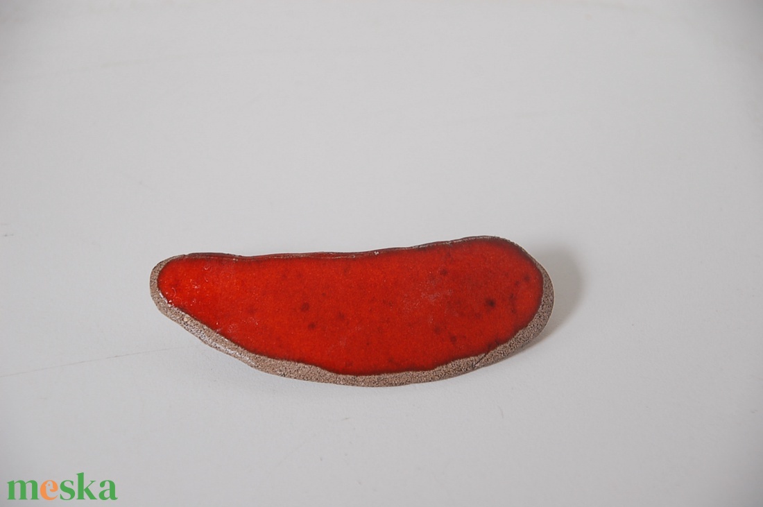 Tűzpiros hajcsat - kellékek & szerszámok - díszíthető tárgyak - kerámia - Meska.hu