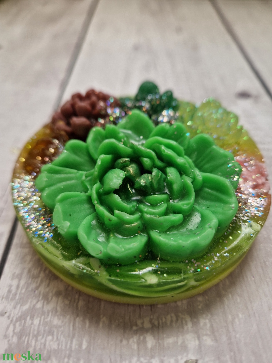 Sziklakerti kövirózsa diszszappan  - szépségápolás - szappan & fürdés - kézműves szappan - Meska.hu