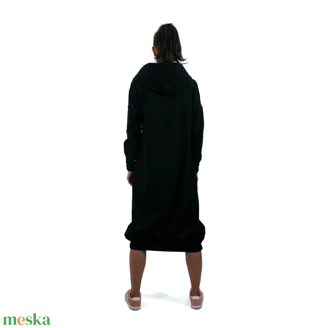 Black Long Padme - hosszú ujjas, kapucnis, kenguruzsebes ruha, alján gumírozott hosszú felső - ruha & divat - női ruha - ruha - Meska.hu