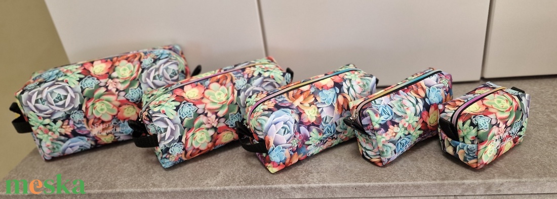 Neszeszer szett kövirózsás - táska & tok - neszesszer - Meska.hu