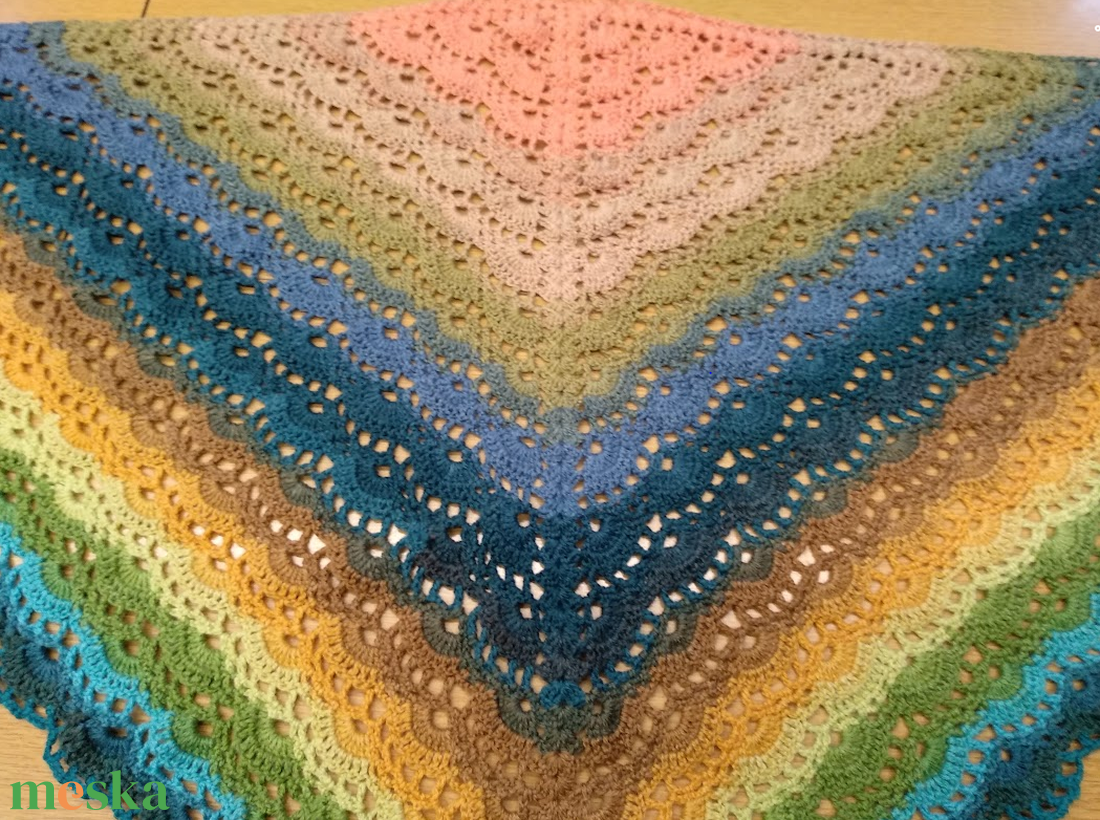 Horgolt vállkendő - ruha & divat - sál, sapka, kendő - vállkendő - Meska.hu