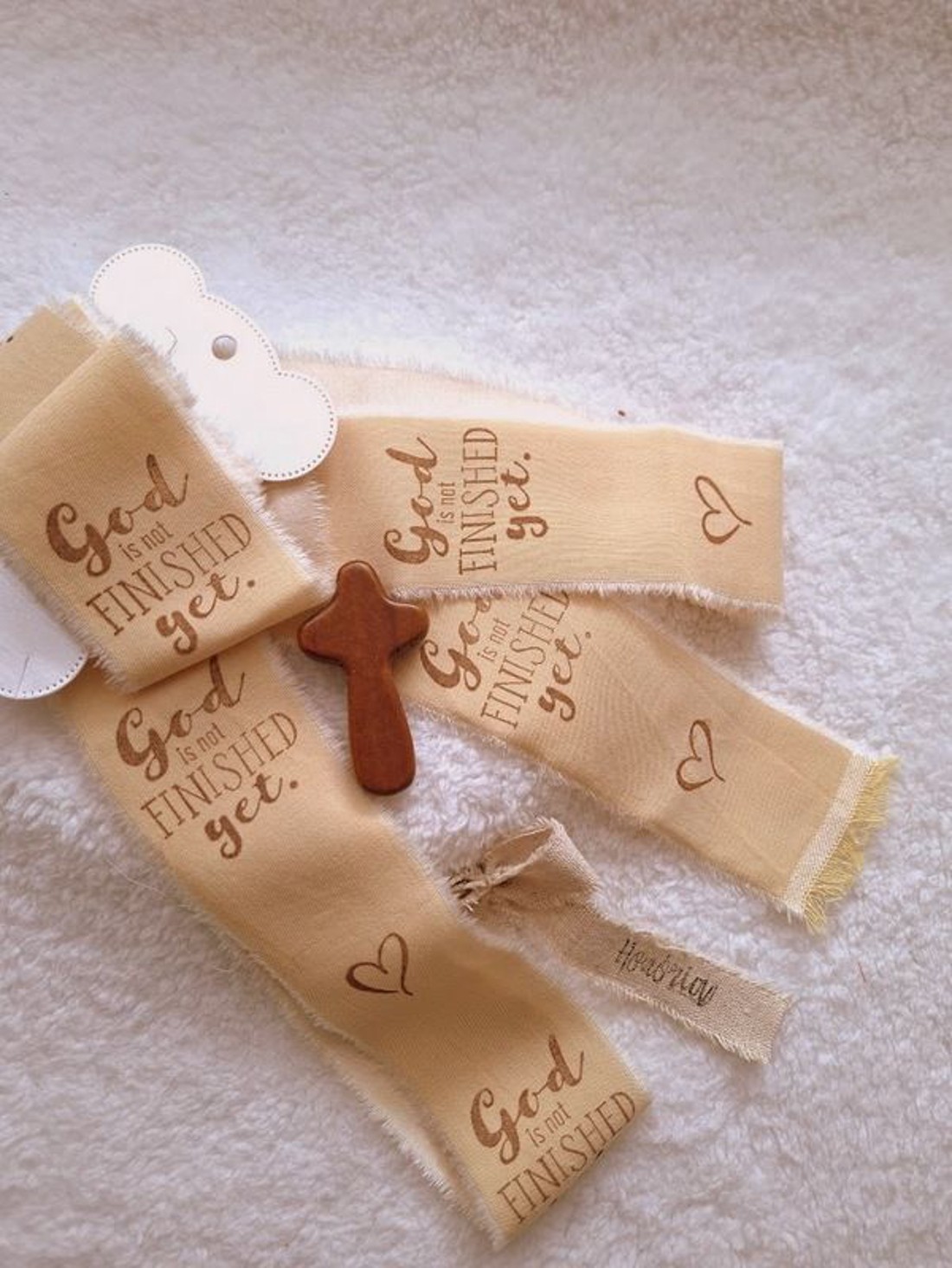 Kézzel festett és bélyegzett, tépett, pamutszalag, Bibliai, igés, felirattal- krém-008 -  - Meska.hu