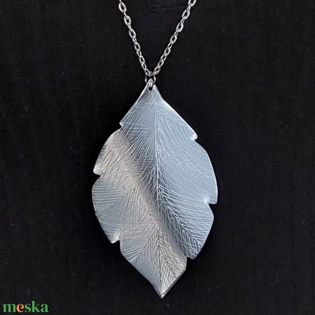 Minimál design LEVÉL nyaklánc fényes, pillekönnyű alumíniumból - ékszer - nyaklánc - hosszú nyaklánc - Meska.hu Minimál design LEVÉL nyaklánc fényes, pillekönnyű alumíniumból - ékszer - nyaklánc - hosszú nyaklánc - Meska.hu
