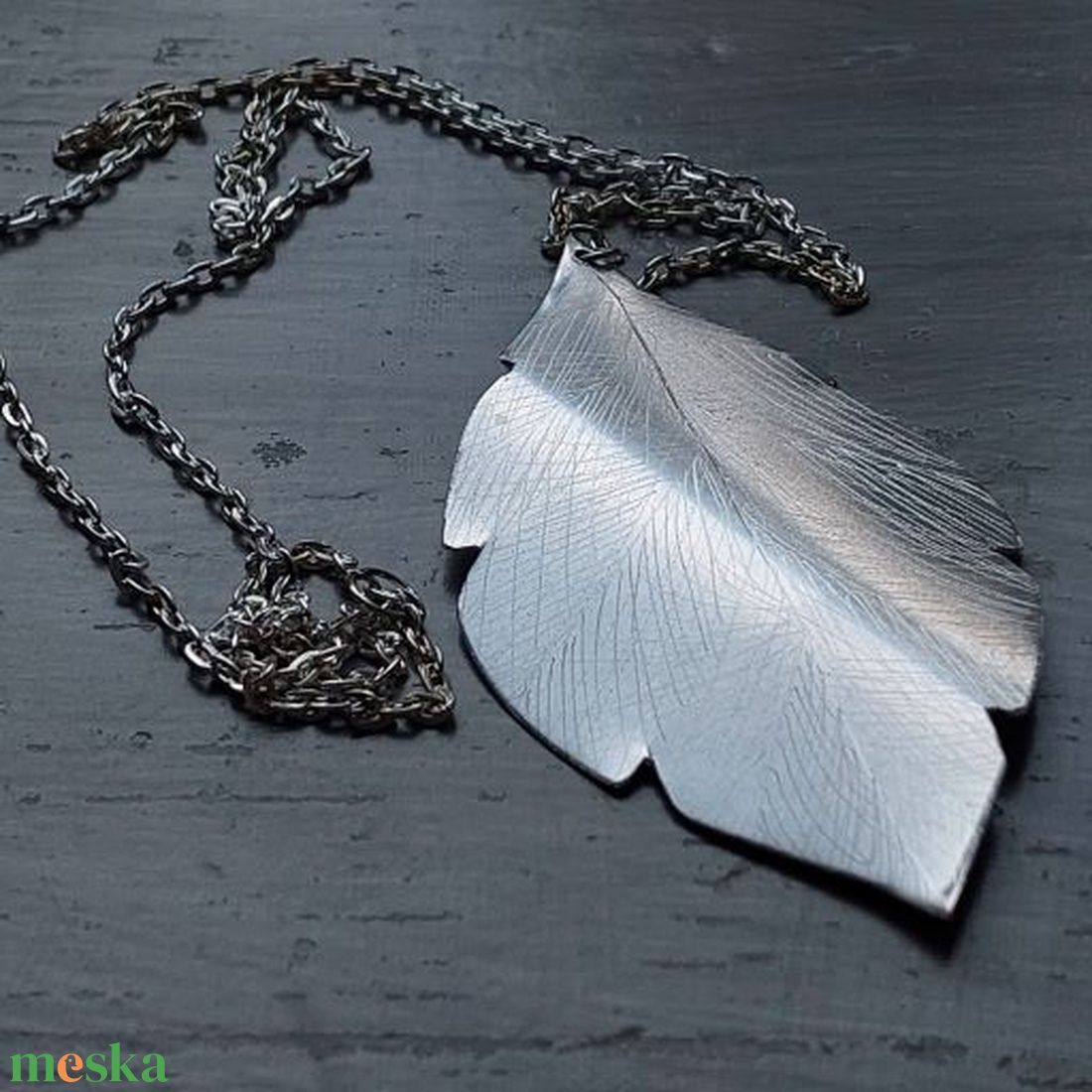 Minimál design LEVÉL nyaklánc fényes, pillekönnyű alumíniumból - ékszer - nyaklánc - hosszú nyaklánc - Meska.hu Minimál design LEVÉL nyaklánc fényes, pillekönnyű alumíniumból - ékszer - nyaklánc - hosszú nyaklánc - Meska.hu