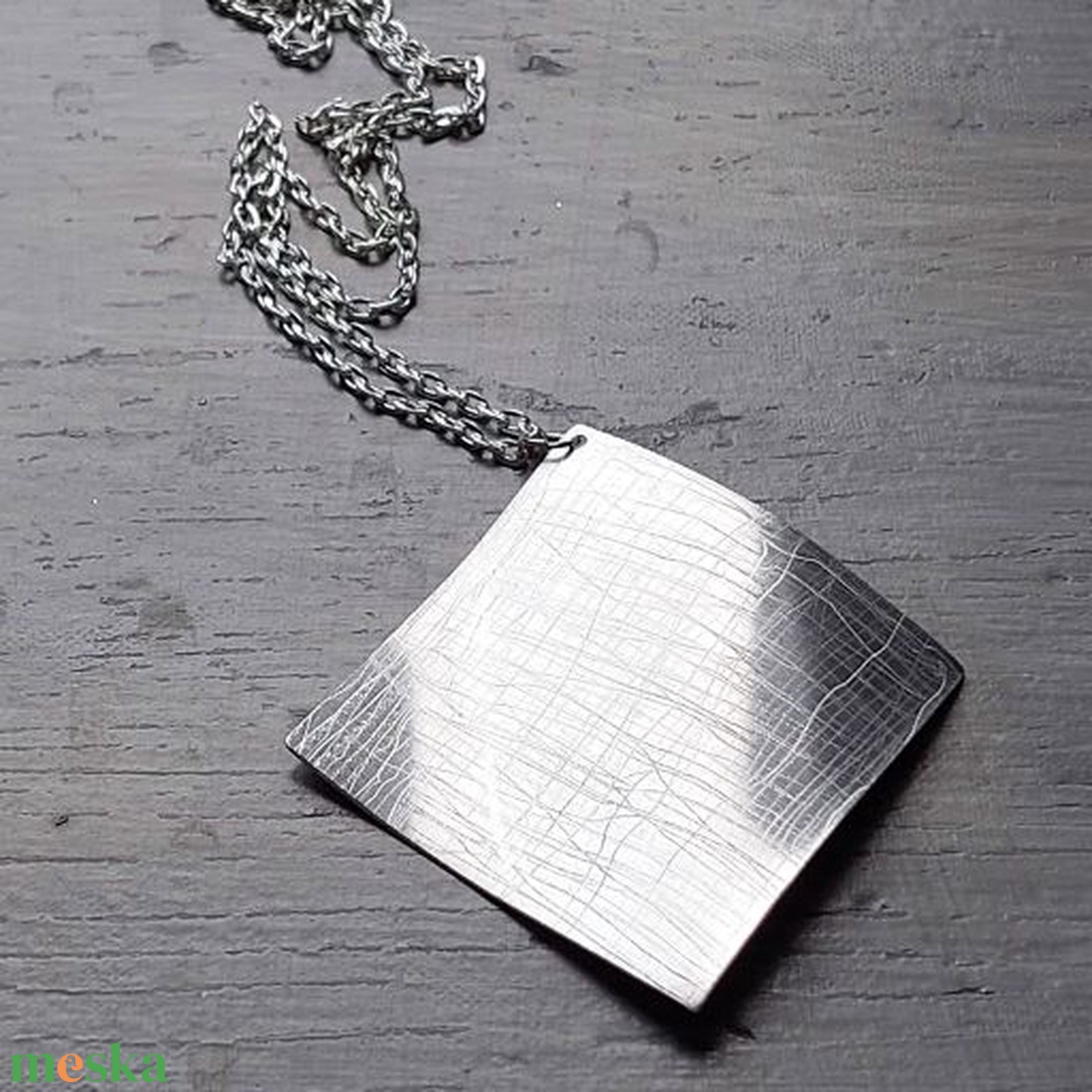 Minimál design medál fényes, pillekönnyű alumíniumból, ezüst színű láncon - ékszer - nyaklánc - hosszú nyaklánc - Meska.hu Minimál design medál fényes, pillekönnyű alumíniumból, ezüst színű láncon - ékszer - nyaklánc - hosszú nyaklánc - Meska.hu