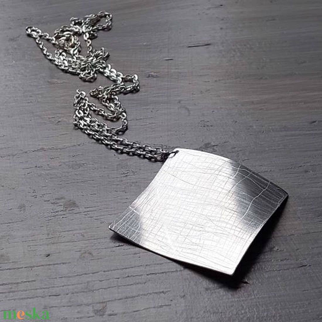 Minimál design medál fényes, pillekönnyű alumíniumból, ezüst színű láncon - ékszer - nyaklánc - hosszú nyaklánc - Meska.hu Minimál design medál fényes, pillekönnyű alumíniumból, ezüst színű láncon - ékszer - nyaklánc - hosszú nyaklánc - Meska.hu