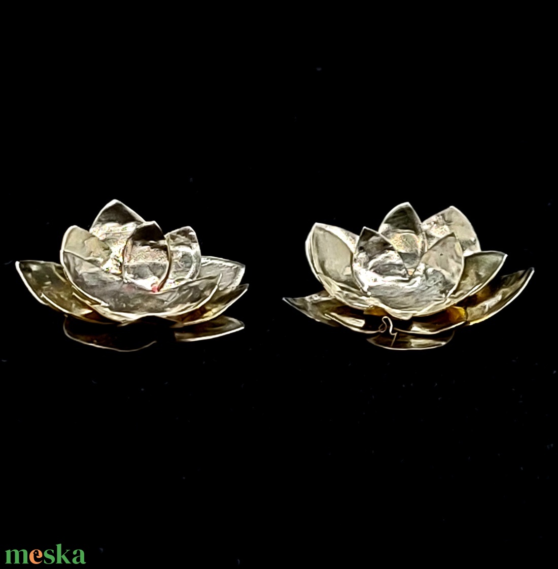 Különleges Lótuszvirág fülbevaló sárgarézből  - ékszer - fülbevaló - pötty fülbevaló - Meska.hu