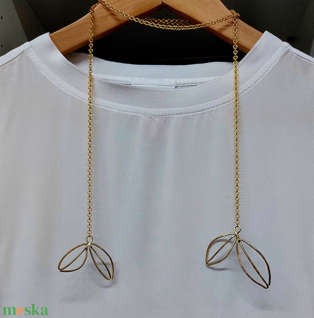 Levél medálos lánc sárgarézből, arany színű láncon - ékszer - nyaklánc - medálos nyaklánc - Meska.hu