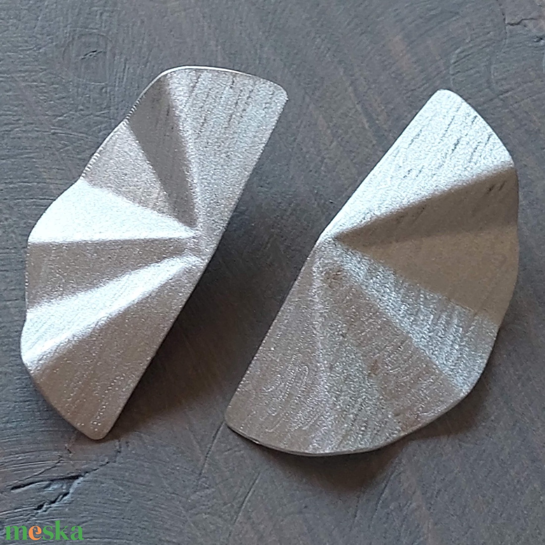 Geometrikus fülbevaló alumíniumból - ékszer - fülbevaló - pötty fülbevaló - Meska.hu