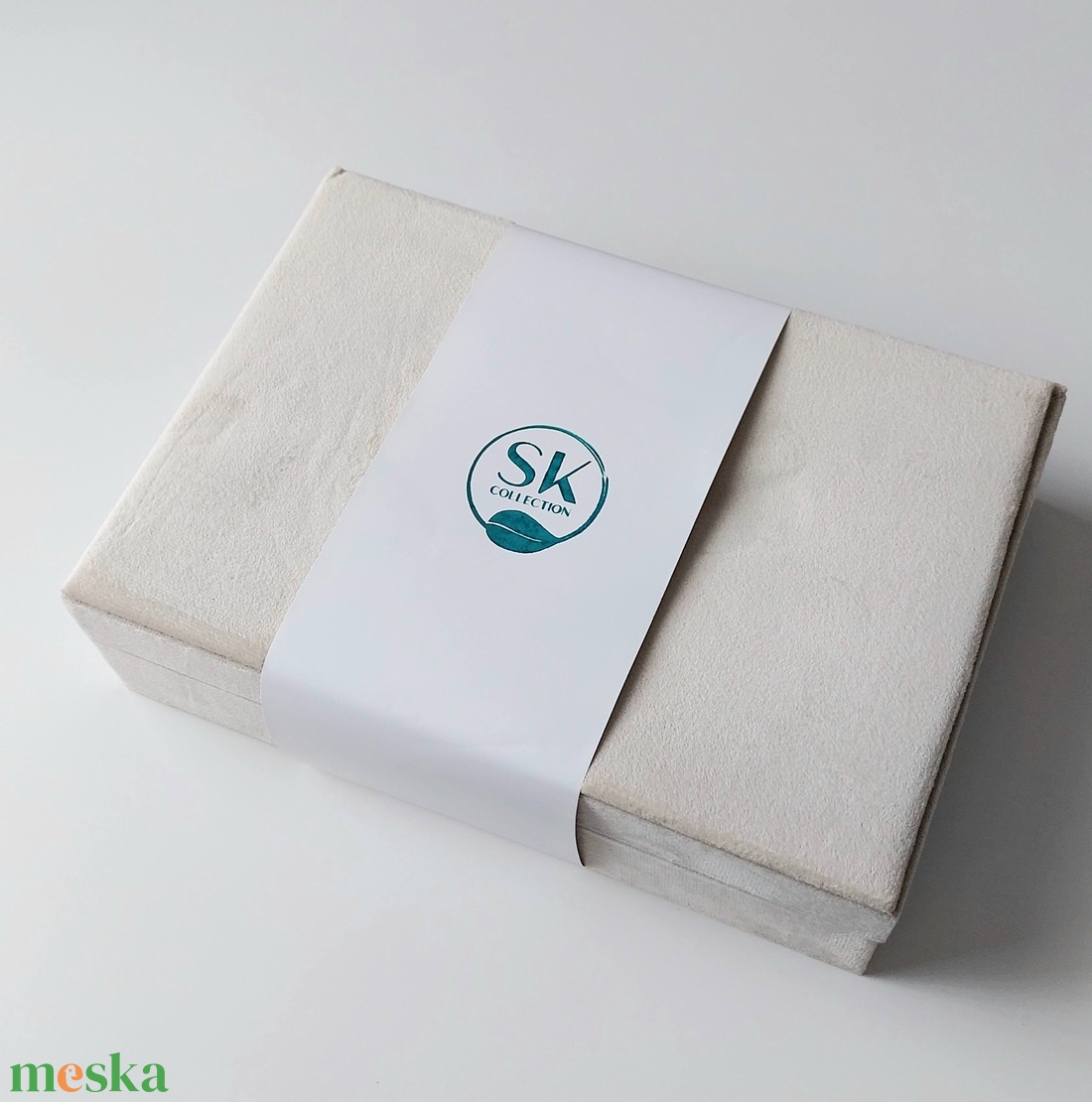 Egyedi, különleges 15 db-os ÉKSZERBOX sárgaréz ékszerekkel - ékszer - ékszerszett - Meska.hu Egyedi, különleges 15 db-os ÉKSZERBOX sárgaréz ékszerekkel - ékszer - ékszerszett - Meska.hu