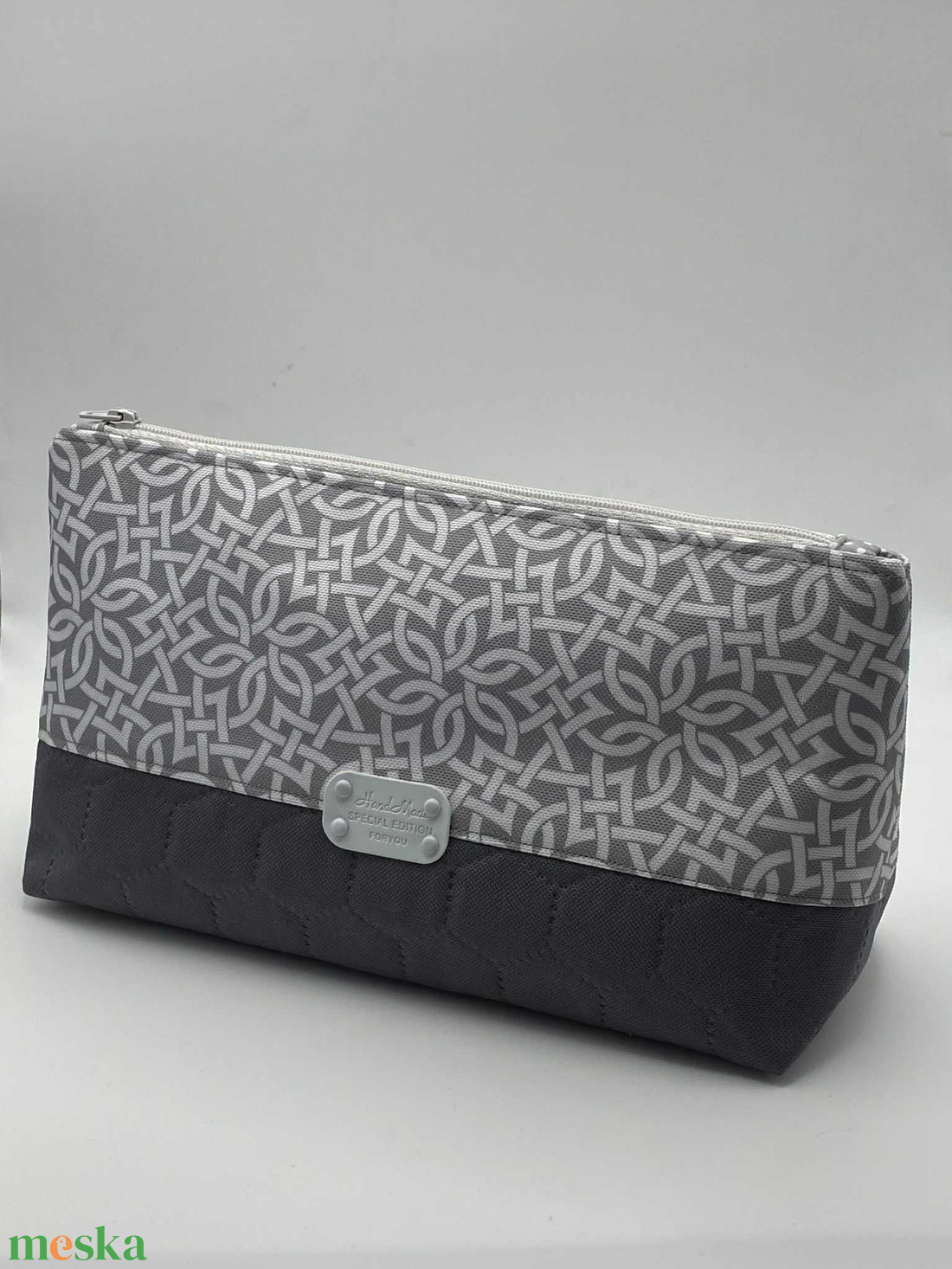 Szürke  neszi közepes - táska & tok - neszesszer - Meska.hu