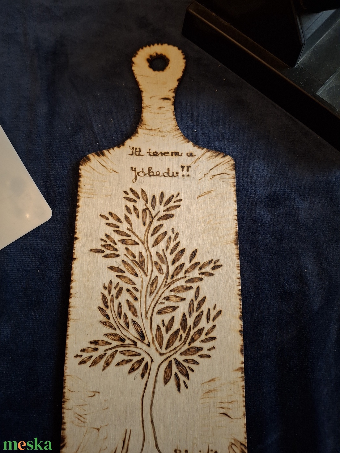 Itt terem a jókedv � Egyedi, kézzel égetett életfa díszdeszka �� - otthon & életmód - dekoráció - fali és függő dekoráció - falra akasztható dekor - Meska.hu