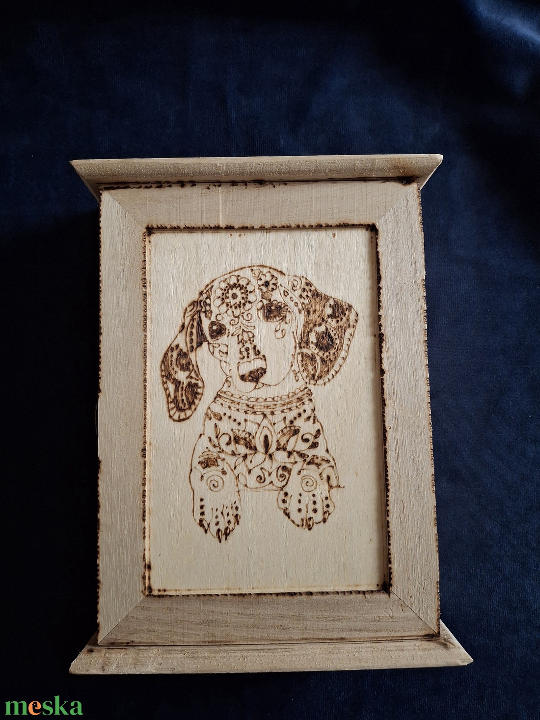 � Tacskó-lak � Kézzel égetett, egyedi fa kulcsszekrény - otthon & életmód - dekoráció - fali és függő dekoráció - fali kulcstartó - Meska.hu