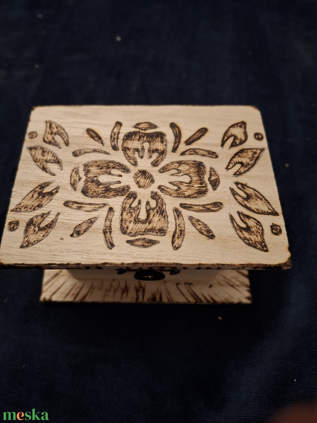 Titkaim Őrzője � Népi motívumos, kézzel égetett ékszertartó fadobozka - ékszer - ékszertartó - ékszerdoboz - Meska.hu