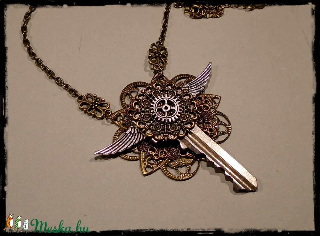 Steampunk kulcs medálos nyaklánc, filigránnal -  - Meska.hu