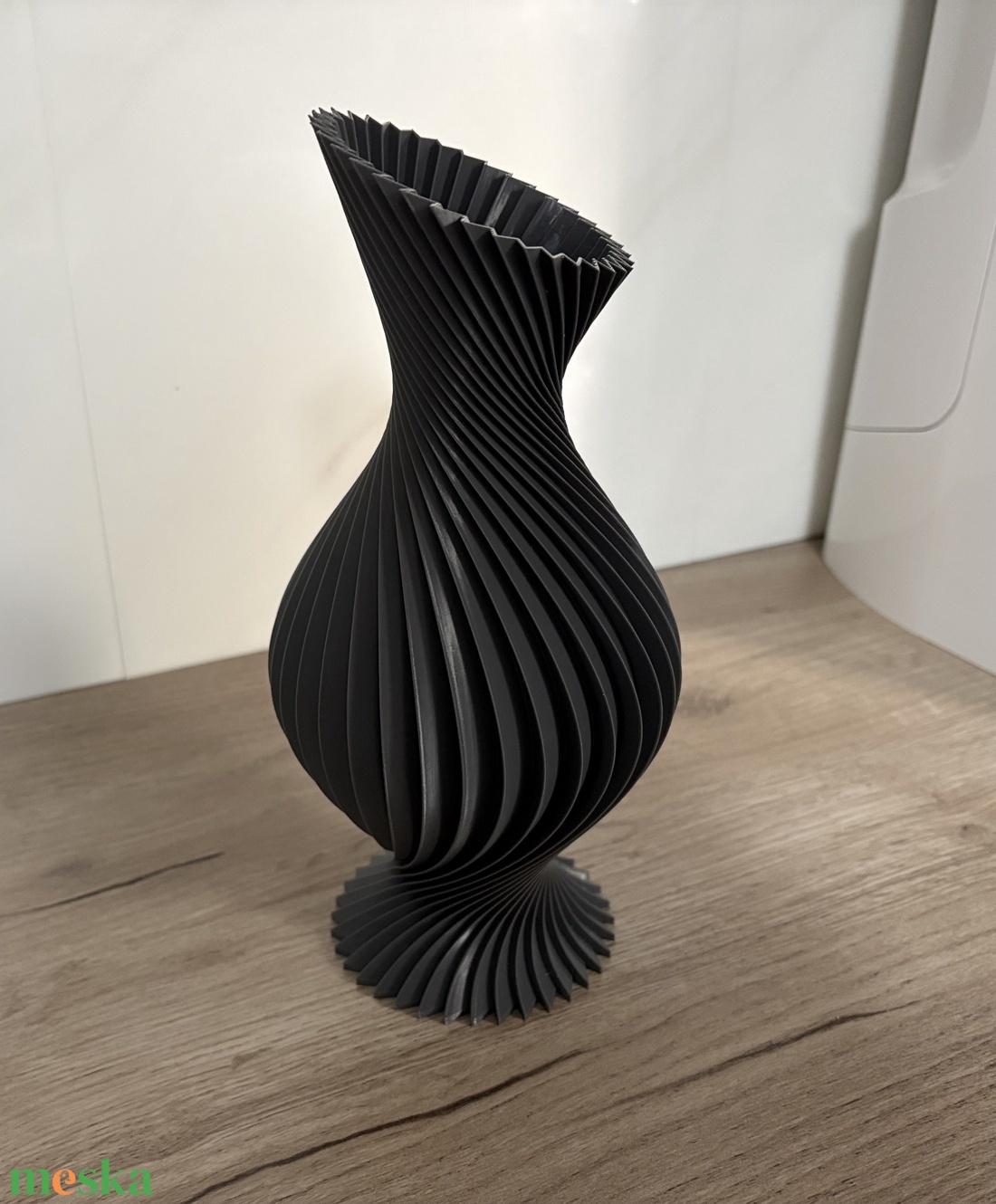 Twist � Modern csavart váza - otthon & életmód - virágdekoráció - virágtartó - váza - Meska.hu