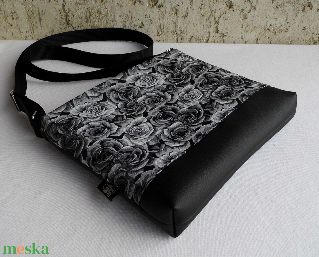 Elegáns női táska - táska & tok - kézitáska & válltáska - vállon átvethető táska - Meska.hu Elegáns női táska - táska & tok - kézitáska & válltáska - vállon átvethető táska - Meska.hu