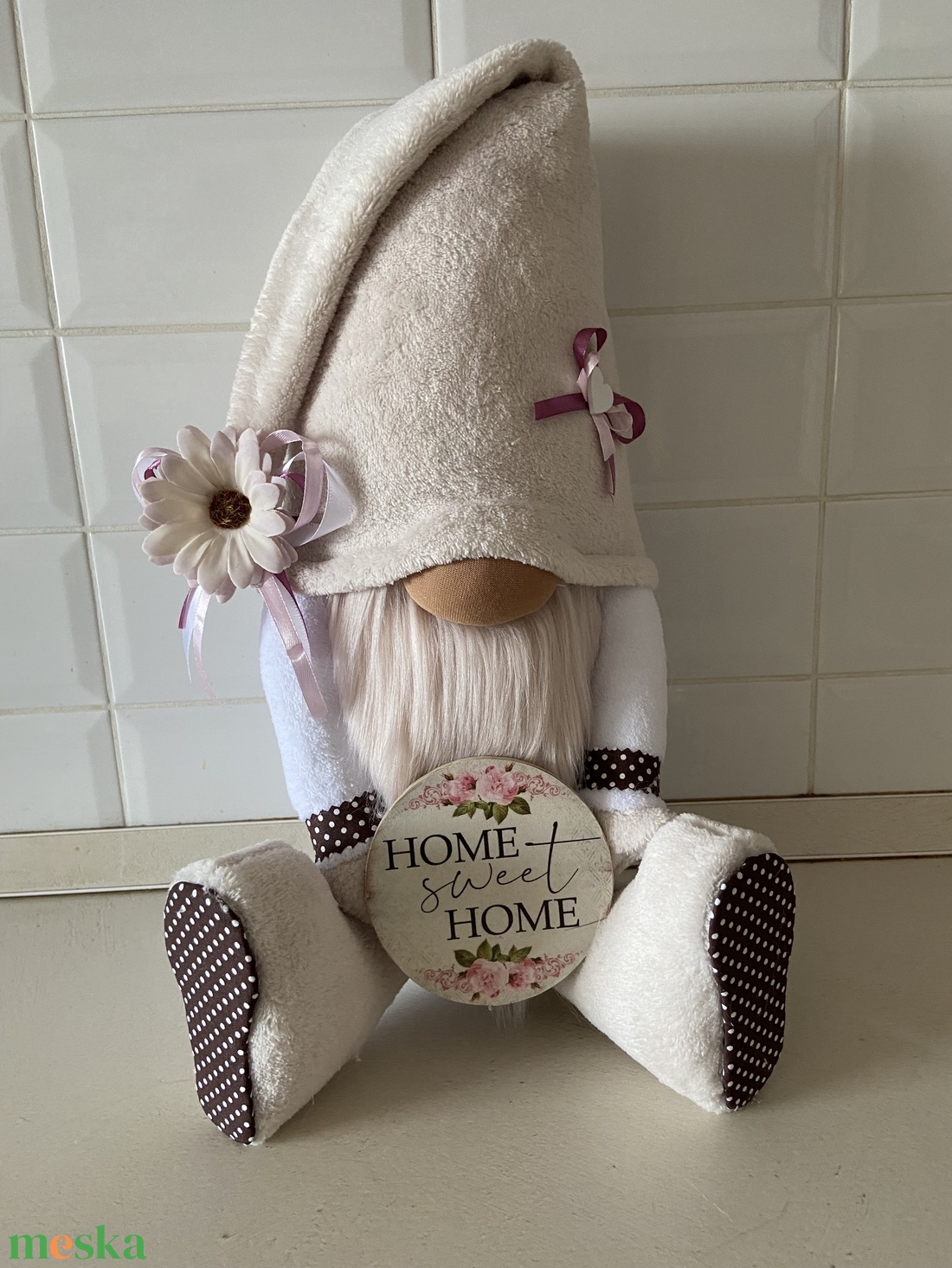 Bézs ülő manó - otthon & életmód - dekoráció - asztal és polc dekoráció - asztaldísz - Meska.hu