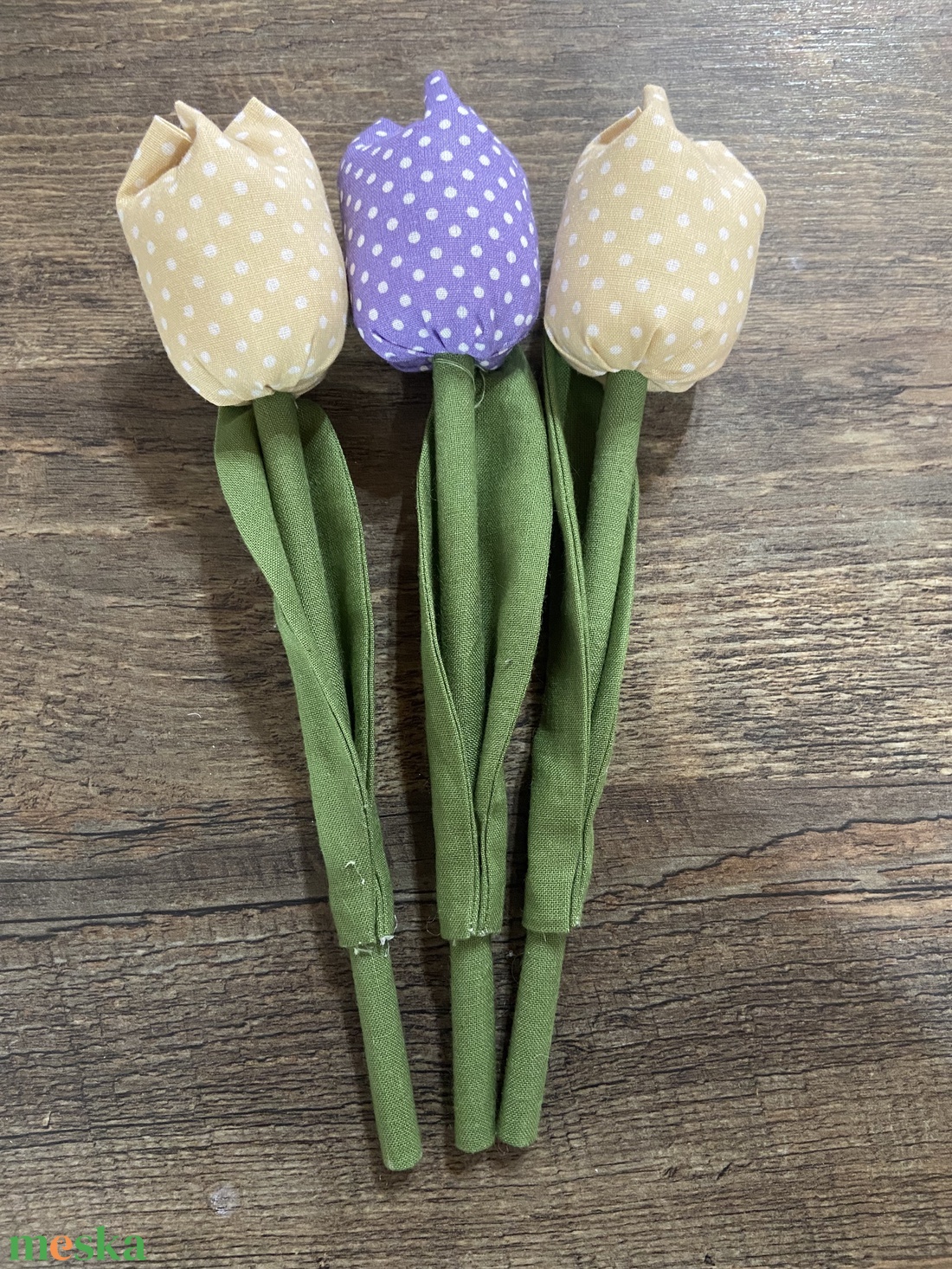 Textil tulipán. Pöttyös - otthon & életmód - dekoráció - asztal és polc dekoráció - asztaldísz - Meska.hu Textil tulipán. Pöttyös - otthon & életmód - dekoráció - asztal és polc dekoráció - asztaldísz - Meska.hu