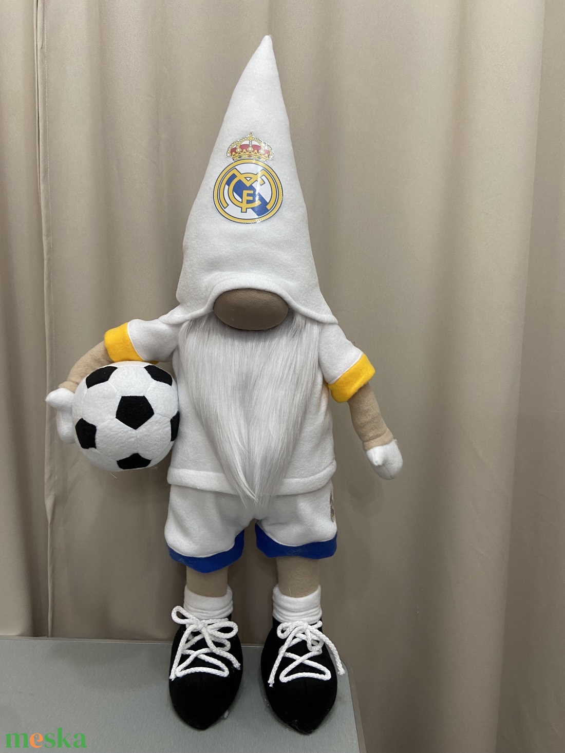 Álló Focis manó. Real Madrid . 100 cm - otthon & életmód - dekoráció - asztal és polc dekoráció - asztaldísz - Meska.hu Álló Focis manó. Real Madrid . 100 cm - otthon & életmód - dekoráció - asztal és polc dekoráció - asztaldísz - Meska.hu