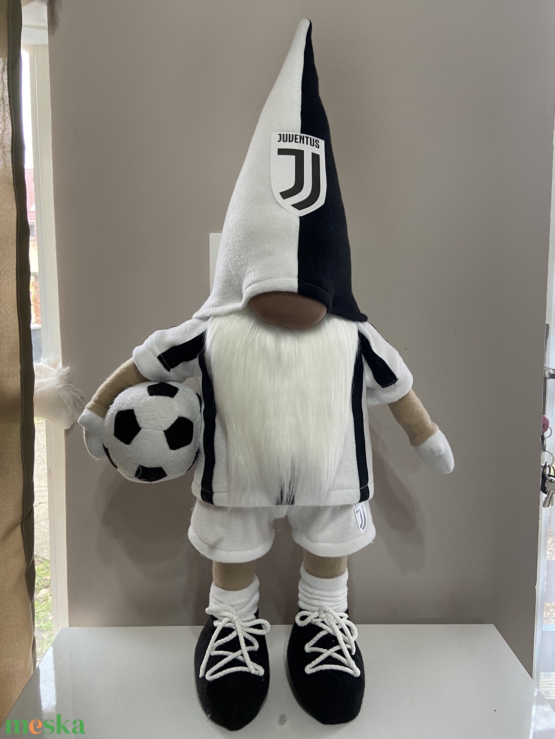 Álló Focis manó. Juventus . 75 cm - otthon & életmód - dekoráció - asztal és polc dekoráció - asztaldísz - Meska.hu Álló Focis manó. Juventus . 75 cm - otthon & életmód - dekoráció - asztal és polc dekoráció - asztaldísz - Meska.hu