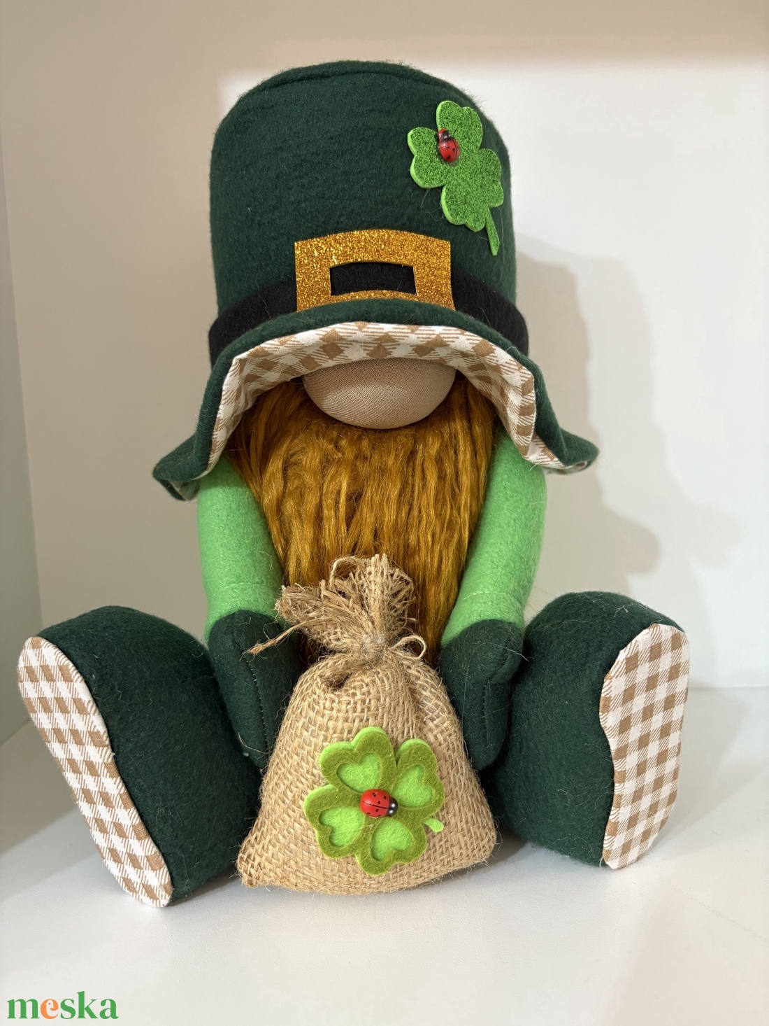 Szerencsehozó manó. Ülő - otthon & életmód - dekoráció - asztal és polc dekoráció - asztaldísz - Meska.hu